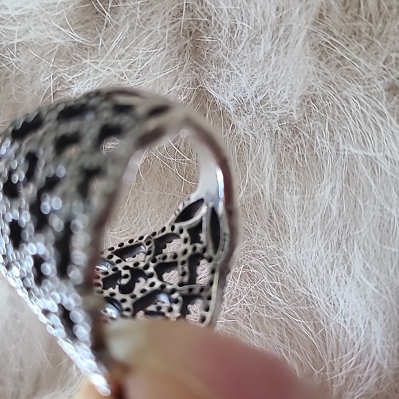 EUC Pandora shimmering lace ring - Picture 3 of 3